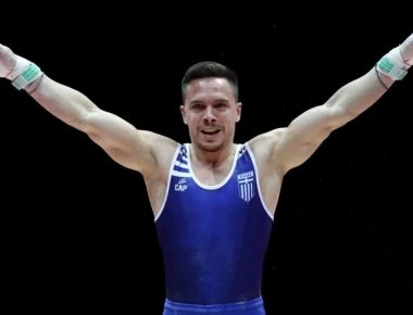 Δείτε την απονομή του Λευτέρη Πετρούνια (βίντεο)